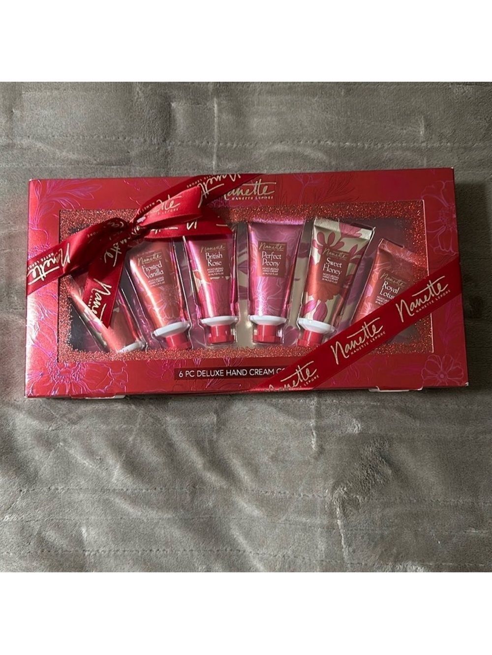 nanette lepore 6 pc Deluxe Hand Cream Collection Gift Pack for Her